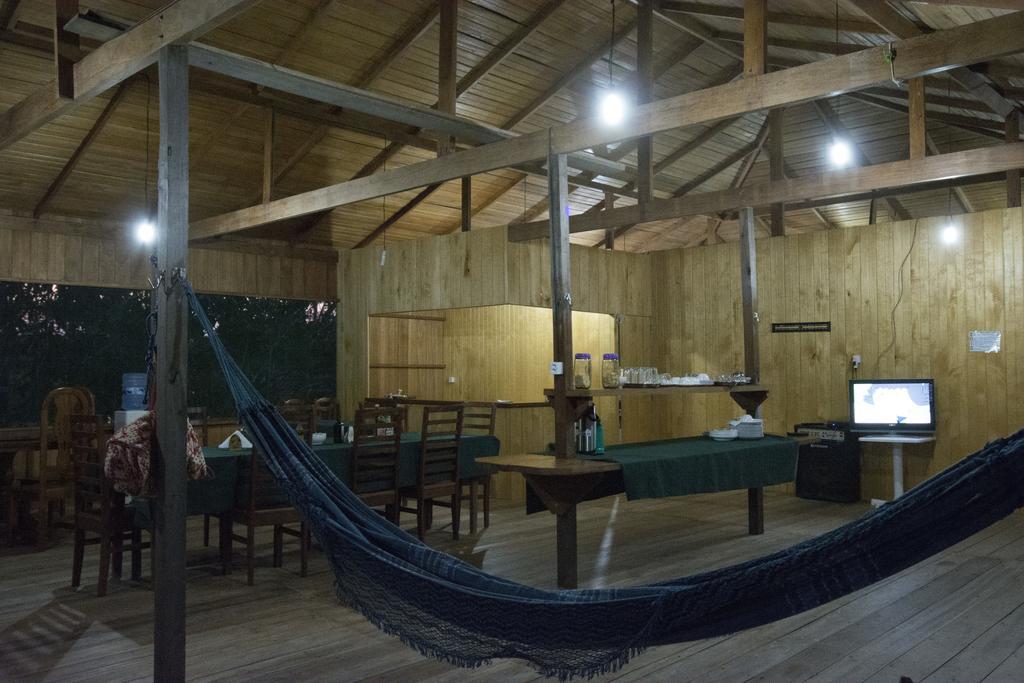 亚马逊金龙鱼小屋旅馆 Careiro 外观 照片