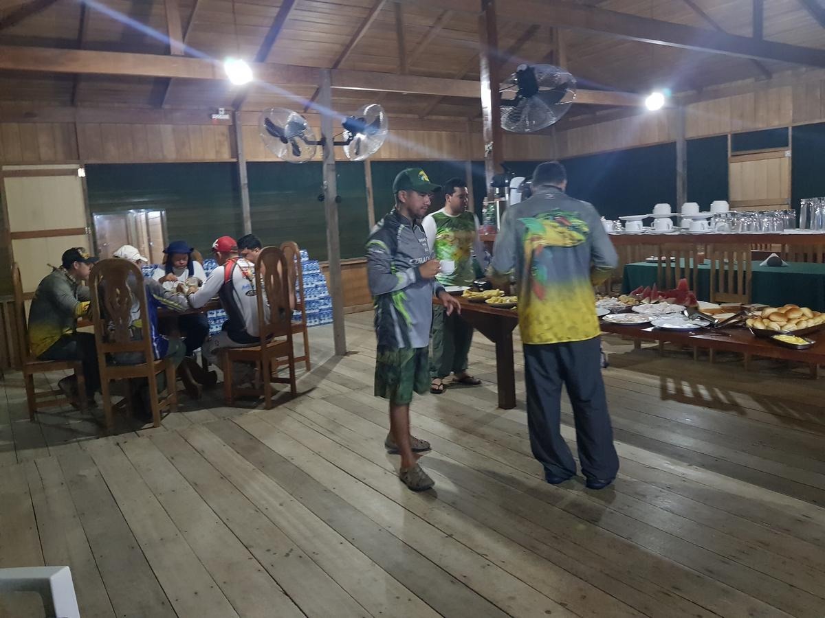 亚马逊金龙鱼小屋旅馆 Careiro 外观 照片