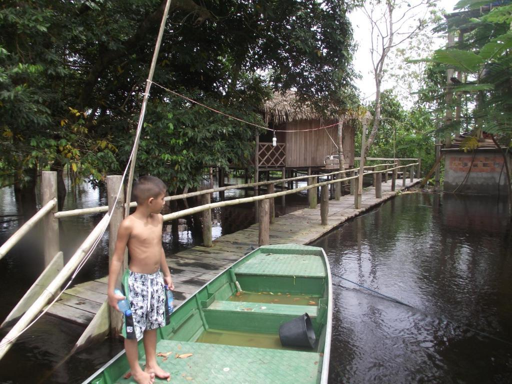 亚马逊金龙鱼小屋旅馆 Careiro 外观 照片